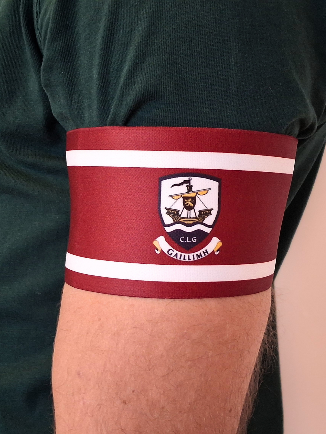 crested armbands